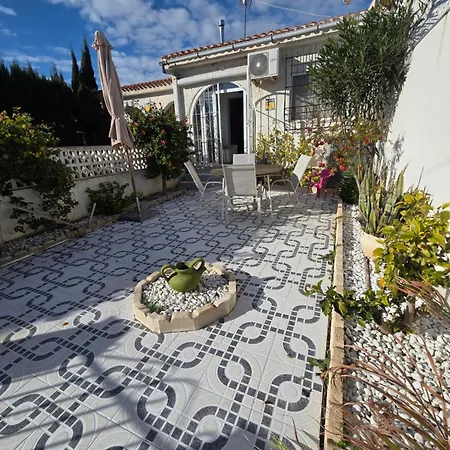 Holiday Apartments Appartamento Torrevieja
