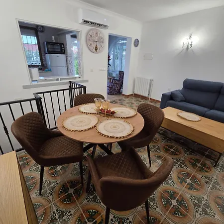 Holiday Apartments 公寓