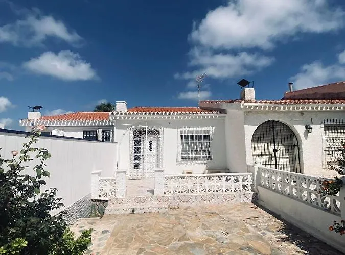 Holiday Apartments شقة تورّيفيِخا