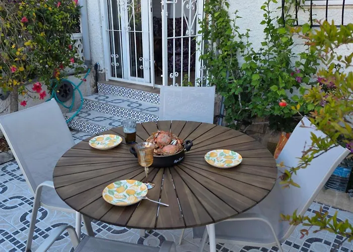 Holiday Apartments شقة تورّيفيِخا