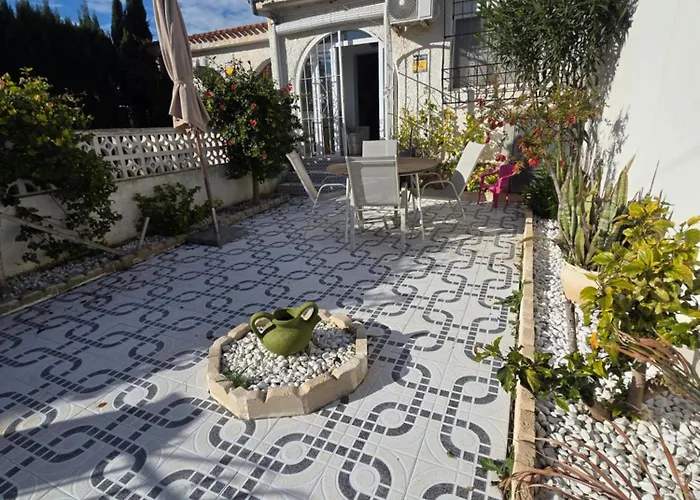 Holiday Apartments شقة تورّيفيِخا